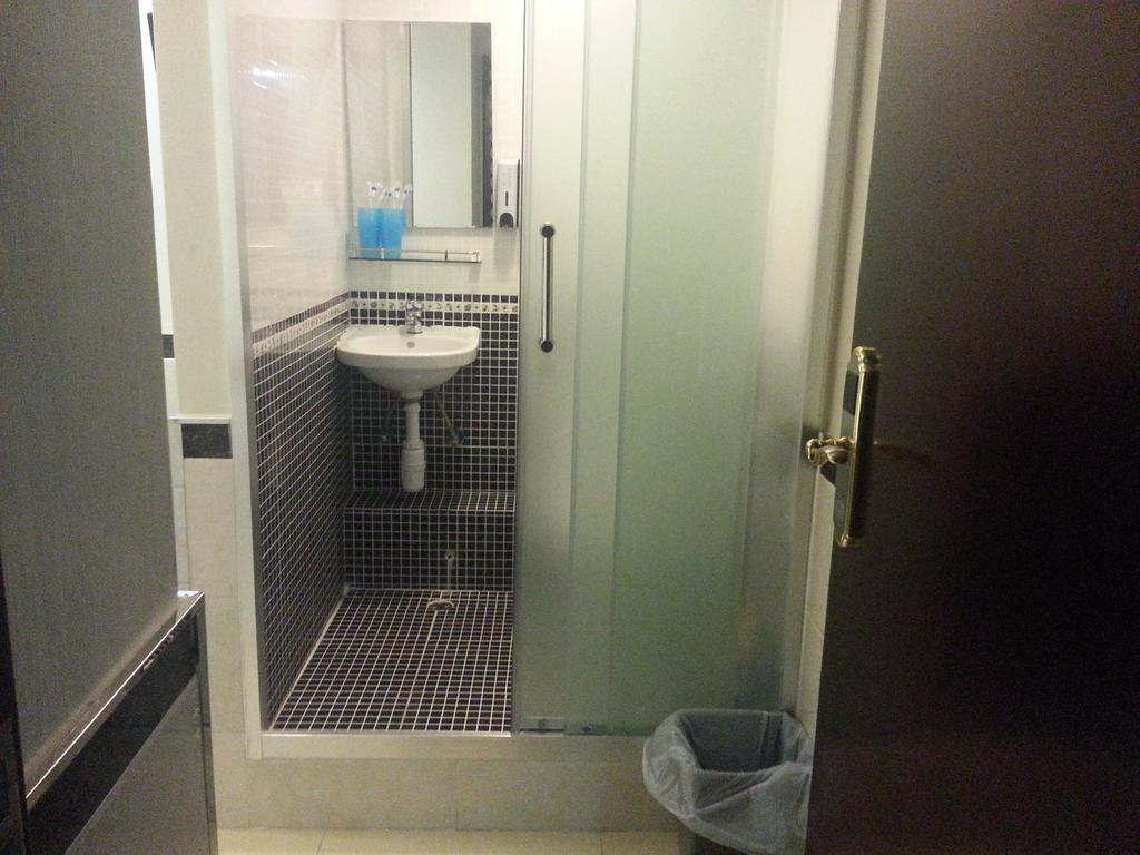 Grand Motel Kowloon  Bilik gambar